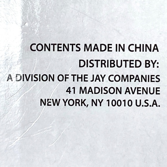 NIB Mr. & Mrs. White, Red and Black Christmas Mugs Set of 2 - Picture 8 of 9